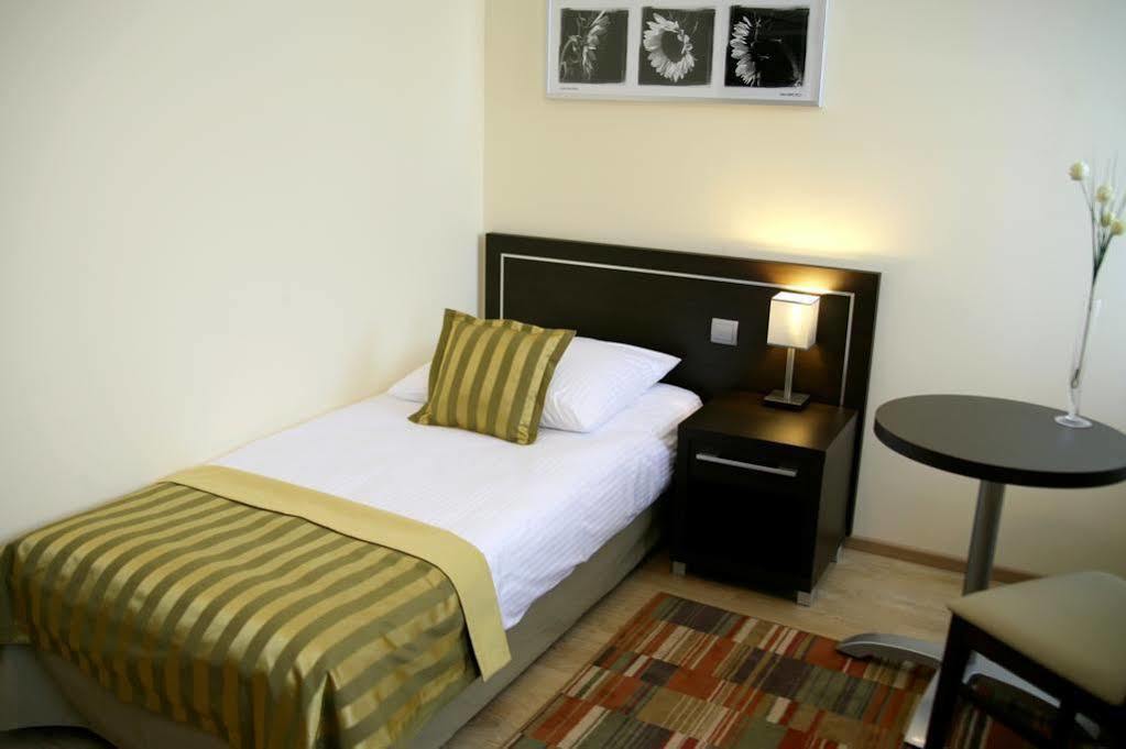 Hotel Safir Poznań Dış mekan fotoğraf