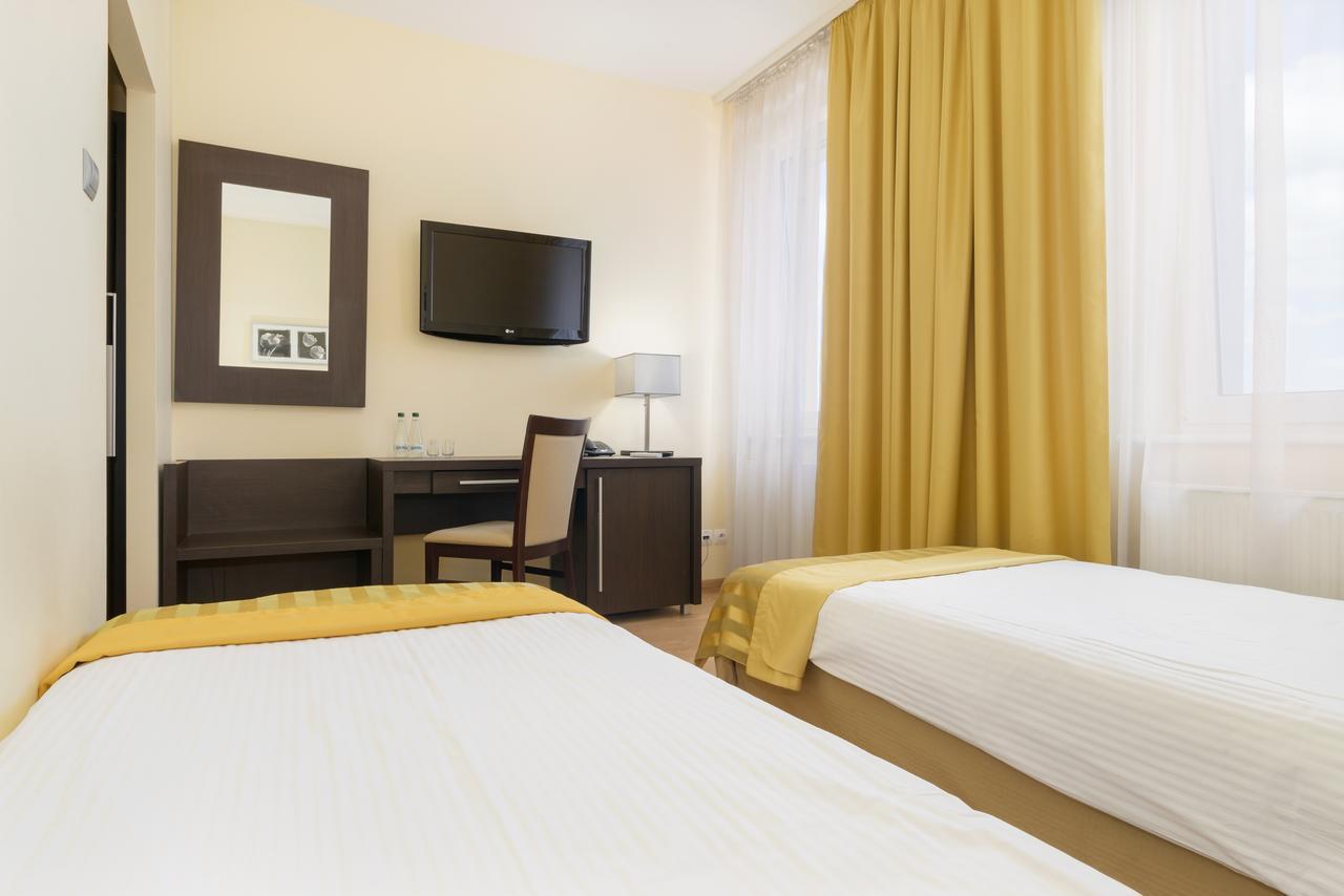 Hotel Safir Poznań Dış mekan fotoğraf