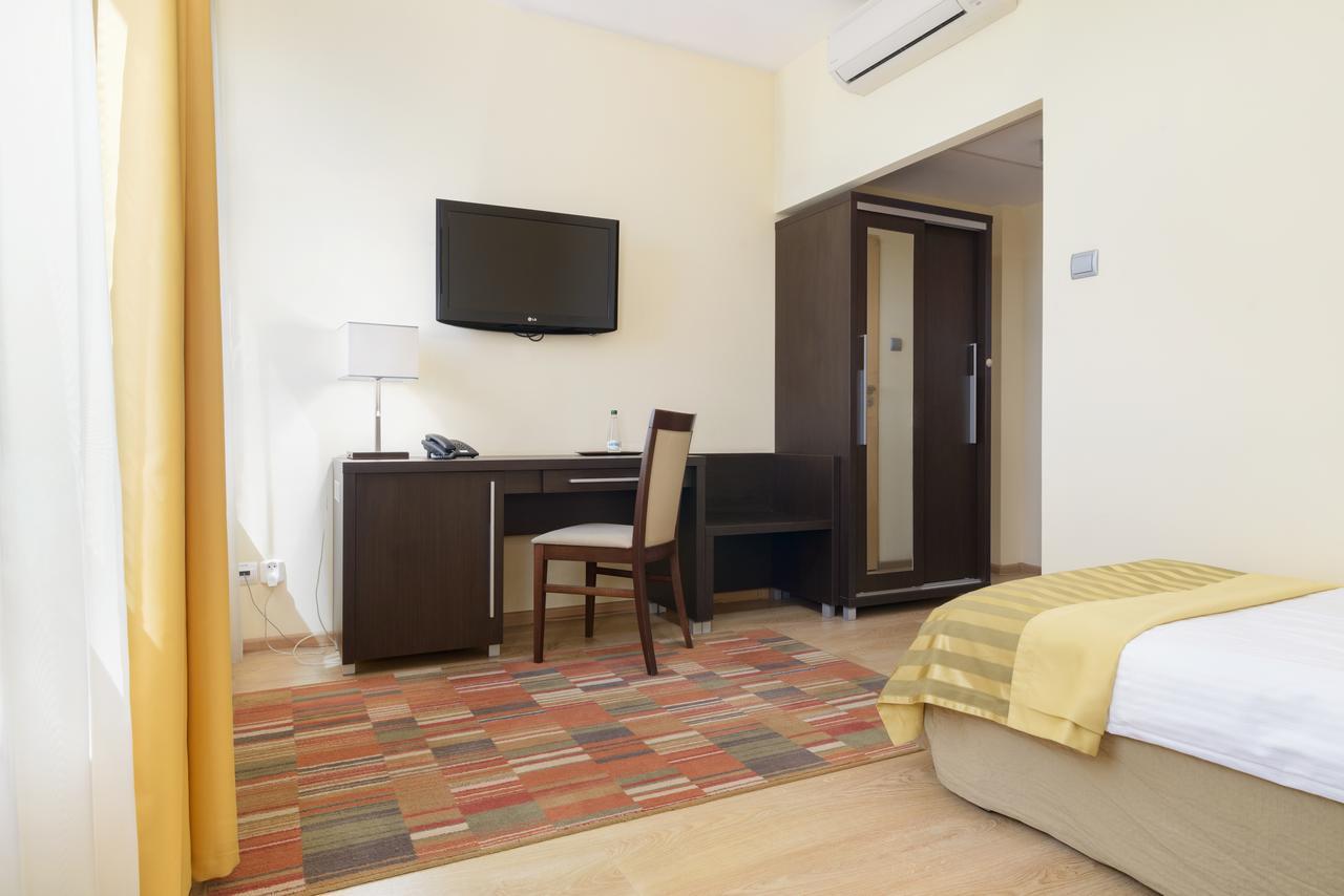 Hotel Safir Poznań Dış mekan fotoğraf