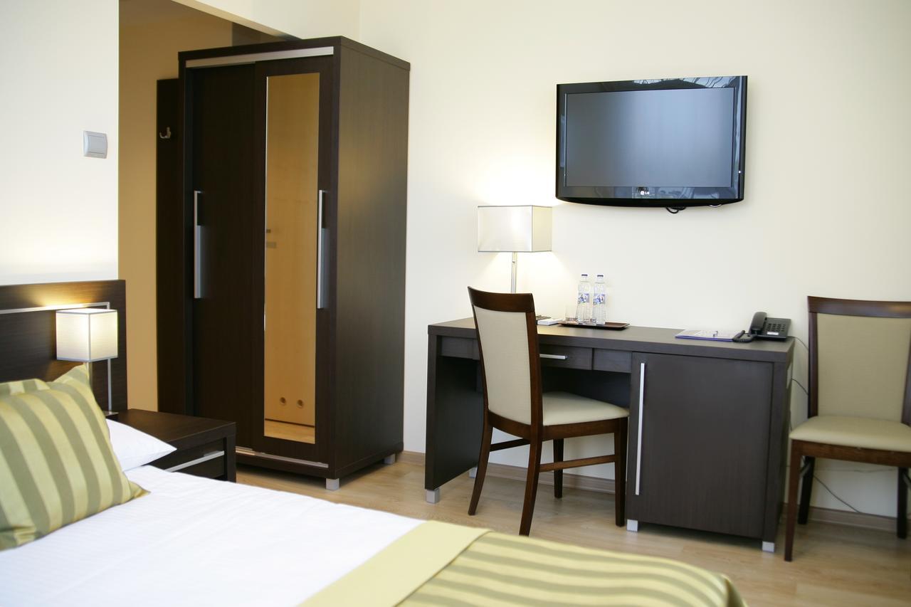 Hotel Safir Poznań Dış mekan fotoğraf